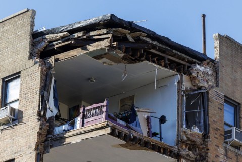 New York apartment building partially collapses, and more from around the world