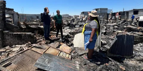 CT rescue teams under pressure from multiple blazes while Simon’s Town inferno continues to rage