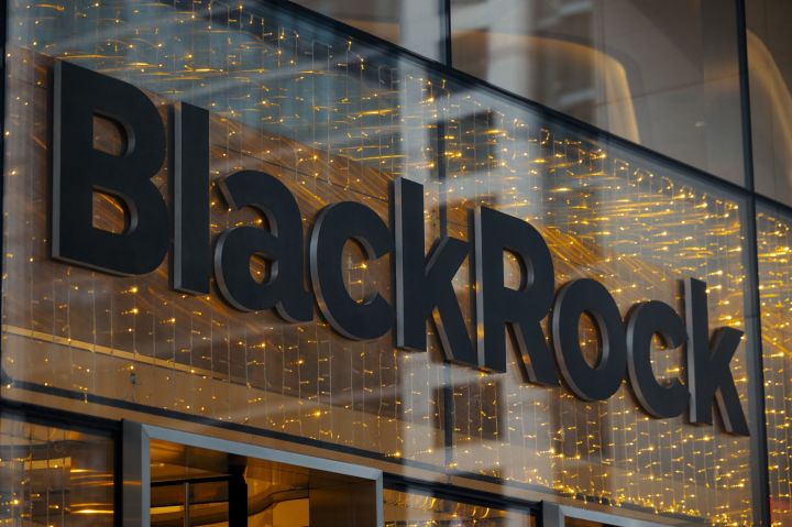 BlackRock’s Bitcoin ETF Is First to Cross $1 Billion Threshold in Inflows