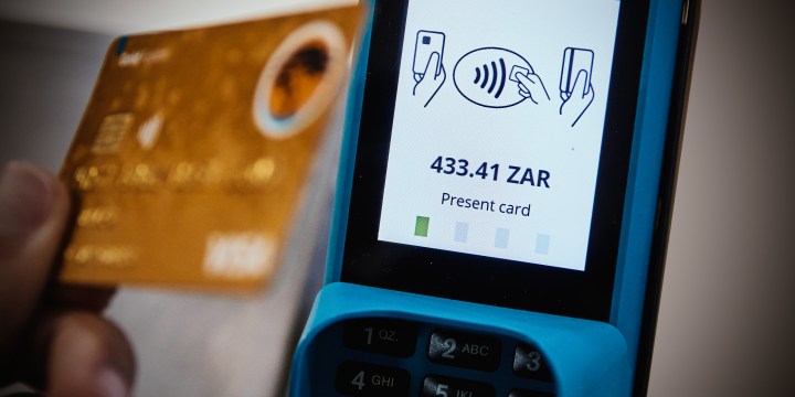 Woolworths cafés going cashless? Cash no longer king as merchants are within their rights to refuse it