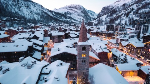 There are no holidays like snow holidays: report says hunger for travel is driving affluent tourists to the slopes