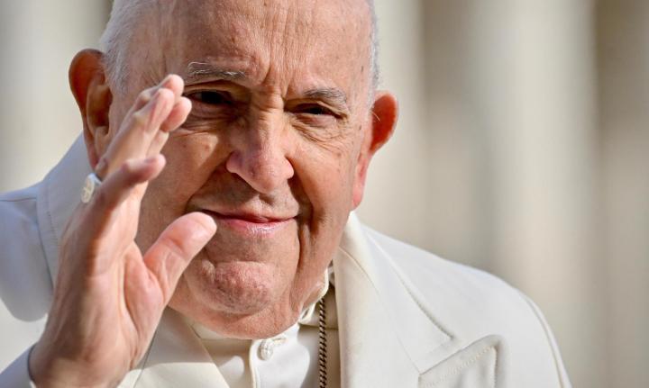 Pope says option of resigning is only ‘a distant hypothesis’