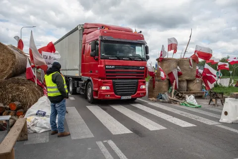 Polish protesters lift months-long blockade at Ukraine border