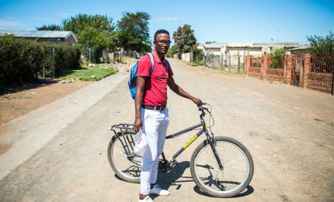 (Bi)cycle of life — Eastern Cape man delivers medication by bike so rural patients don’t slip through the cracks