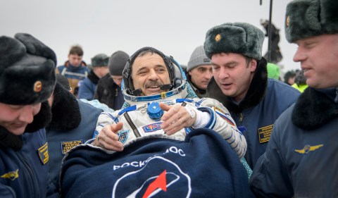 Three Russians parachute from stratosphere to North Pole