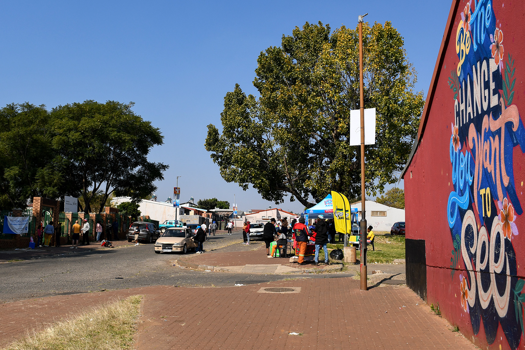 voters queues ballots
