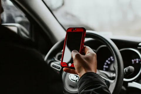 Cellphones dial up the frequency of car crashes in SA