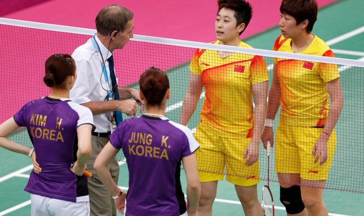 London 2012: Badminton chief apologises, players thrown out