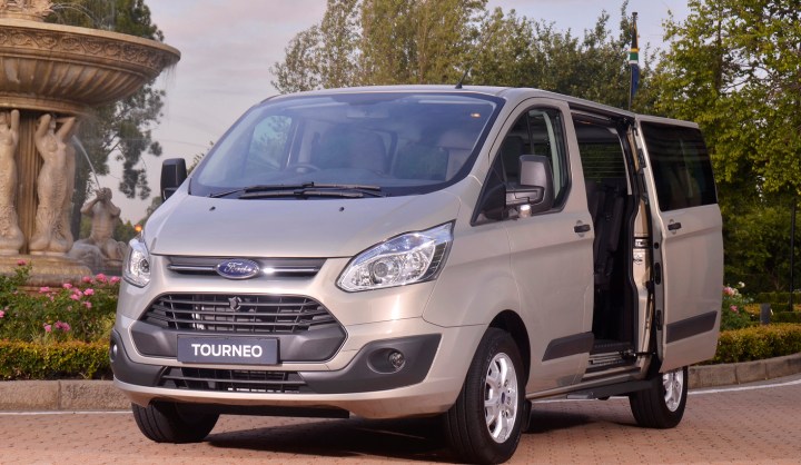Ford Tourneo 2.2 TDCi Trend: Making moving people fun