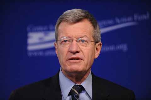 Baucus tilts to the left on health care