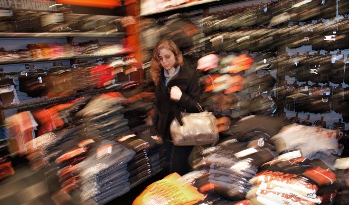 US retail sales gain hints at stronger growth