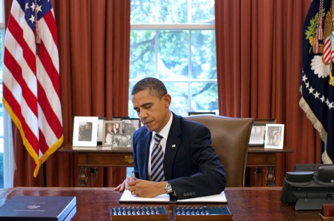 Obama signs a lonely Debt Bill that nobody loves