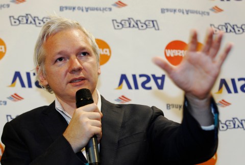 WikiLeaks suspends publishing, fights banking blockade