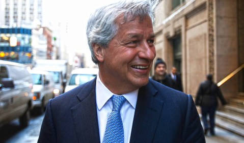 JPMorgan CEO gets crisis marks but war isn’t over