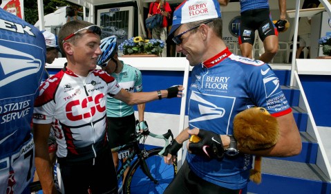 Tyler Hamilton: Armstrong paid motorcyclist to deliver EPO