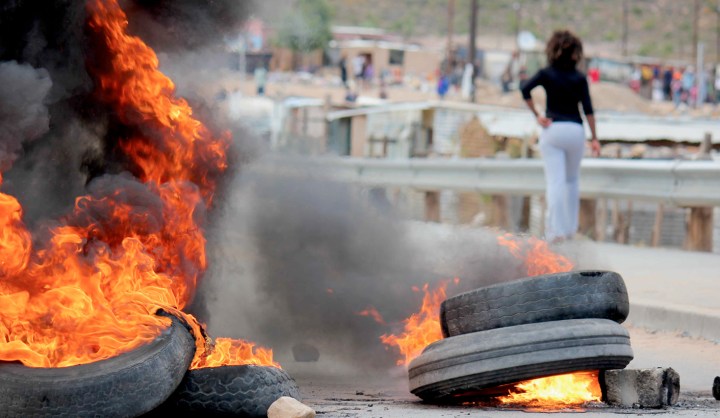 Winelands protests: More violence, but new talks possible