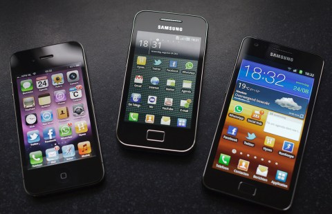 Samsung vs Apple, a global-scale fight that defies gravity and, sometimes, logic