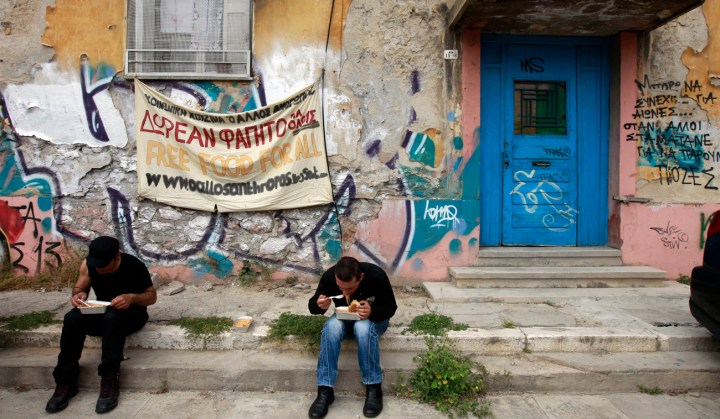 Analysis: Greeks not alone in bank savings exodus