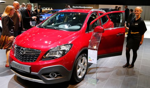 GM seen step away from giving up on Opel for good