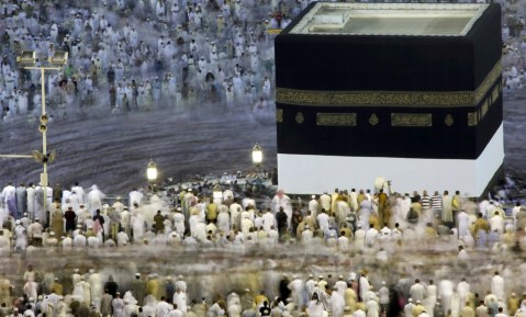 Pilgrims arrive in Mecca for haj amid regional turmoil