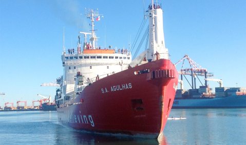 SA Agulhas returns, leaving explorers to tackle The Coldest Journey