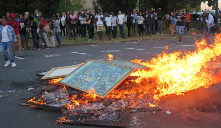 GroundUp: Rhodes Must Fall protesters burn UCT art