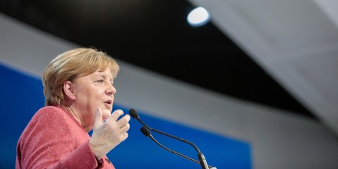 ‘Optimistic’ Merkel not infected with coronavirus – chief of staff