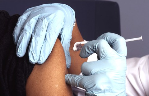Should the Covid-19 vaccine be mandatory? We asked the experts
