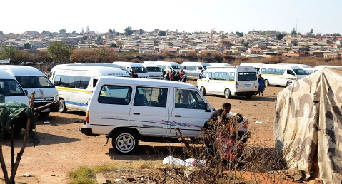 Commuters ask Gauteng Transport MEC to keep the taxi ranks closed