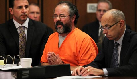 Cleveland kidnapper Castro commits suicide in prison cell