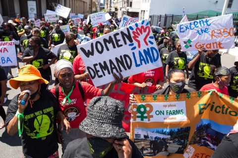 Farm workers march to Parliament for land