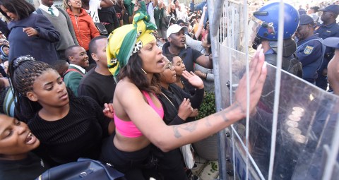 Women protest against rape and femicide – SAPS arrest marchers, use stun grenades and turn water cannon on crowd