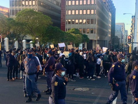 Stun grenades thrown at Parliament protesters