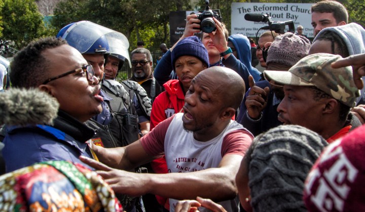 Mayor de Lille faces Hout Bay protesters after three days of demonstration