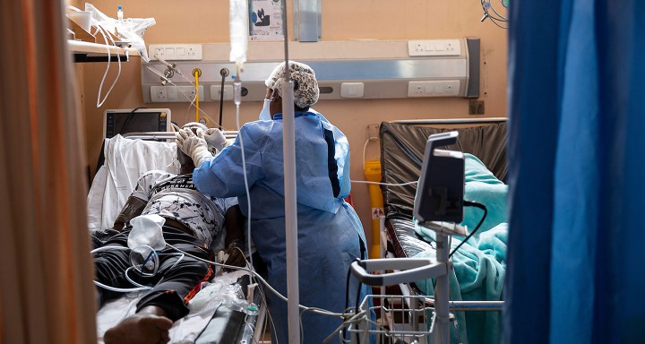 ‘We need staff and psychological help’: Photos from inside a Gauteng hospital ward