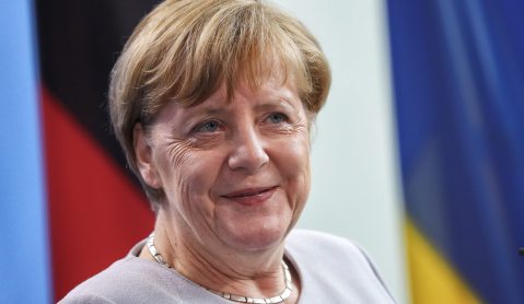 Merkel ends her self-quarantine, returns to chancellery