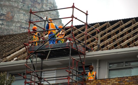 Construction work shut down in Cape Town suburb by department resumes – this time compliant with regulations