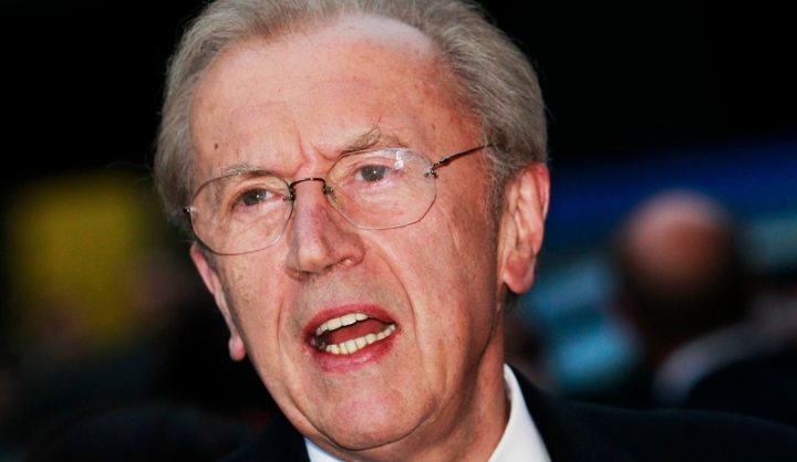 Broadcaster David Frost, famed for Nixon apology, goes for that last big interview in the sky