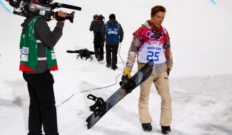 2014 Winter Olympics: Snowboard star White misses medal, mild weather a worry
