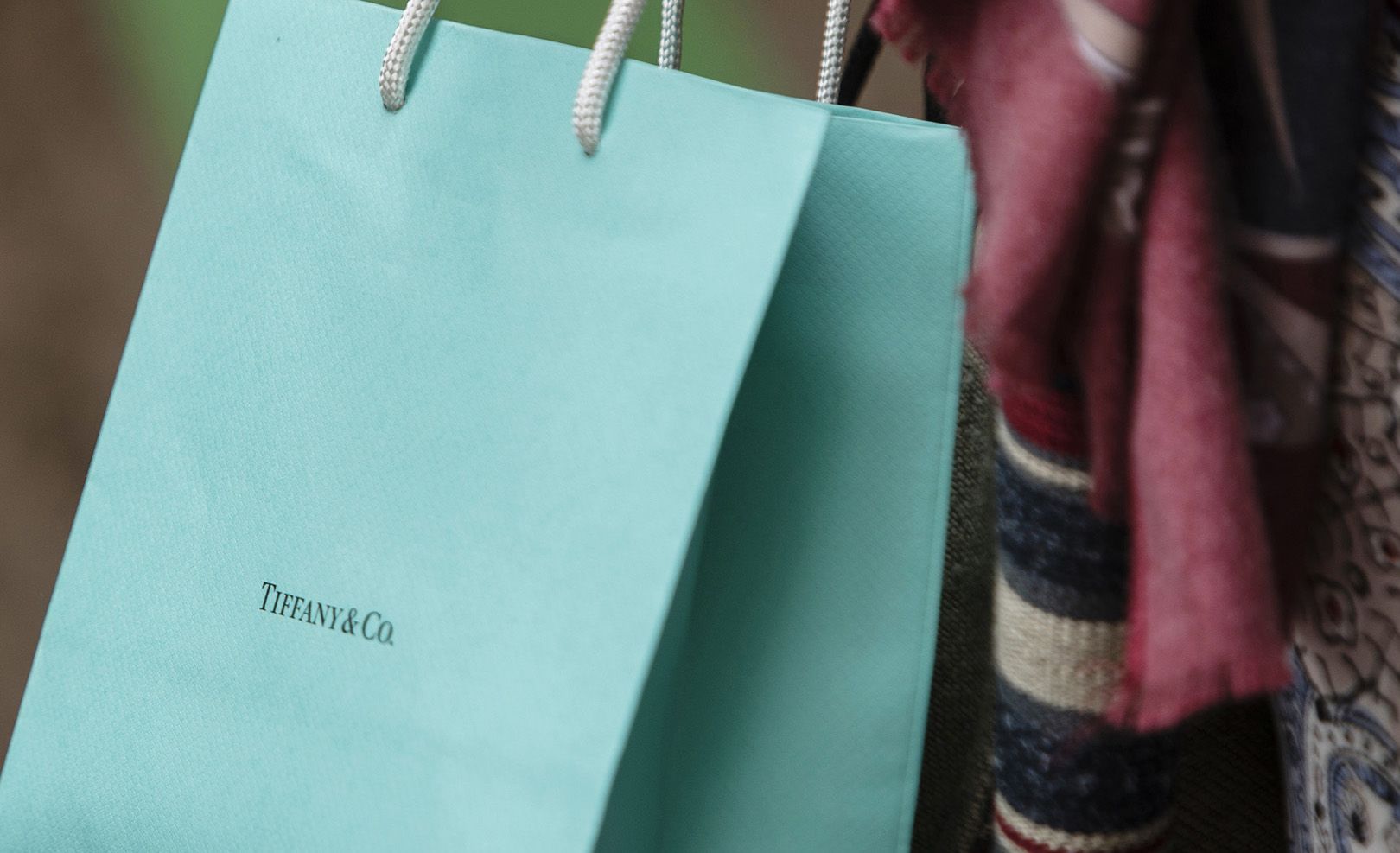 Louis Vuitton Owner Bid $14.5 Billion for Tiffany