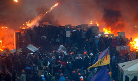 Ukraine: President Yanukovich agrees truce with opponents as West prepares sanctions