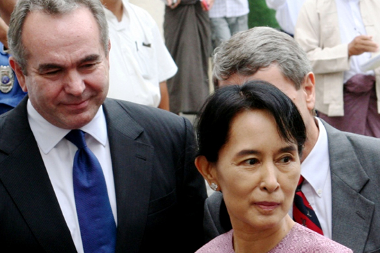 American official meets with Aung San Suu Kyi