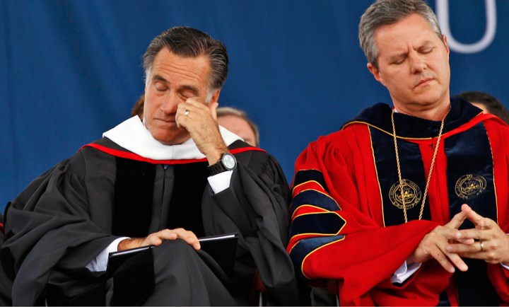 Romney seeks evangelical votes, opposes gay marriage