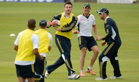 Proteas get a hand from Horn