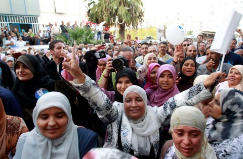 Moderate Islamist party looks set to win majority in Tunisian election