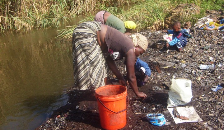 Collecting copper in the Klipspruit river: Different Zama Zamas, different risks