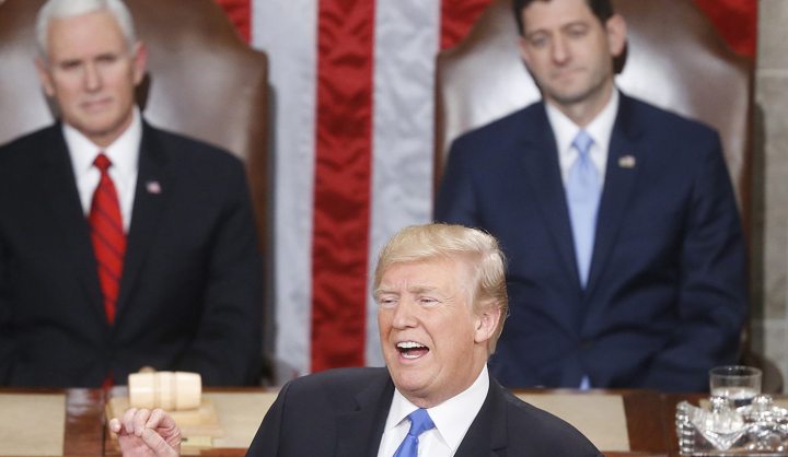 US: President Trump gives an astonishing impression of a real president in his first State of the Union speech