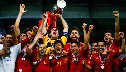 Super Spain humiliates Italy to retain European crown