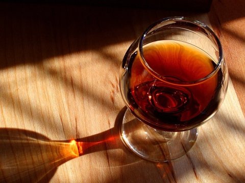 Liquor Licence: Brandewyn vir die Pyn, met eish ja (or apricots)
