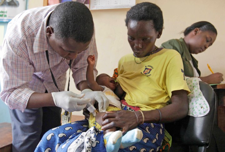 Malaria-fighters abuzz as vaccine seems to work